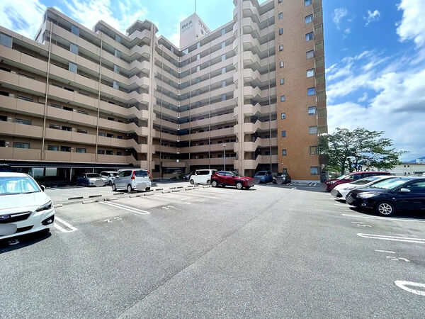 【ダイアパレス皆賀】駐車場