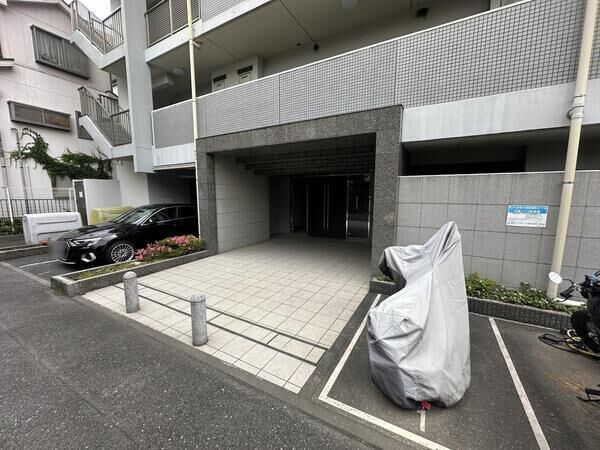 【ミルーナヒルズDUE大宮】エントランス