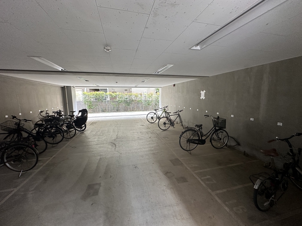 【ミルーナヒルズDUE大宮】駐輪場
