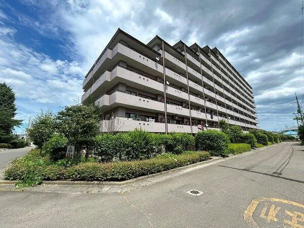 【ライオンズガーデン泉中央】外観