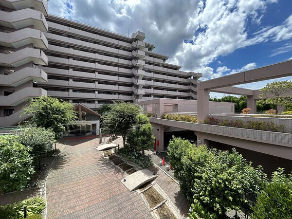 【ライオンズガーデン泉中央】外観