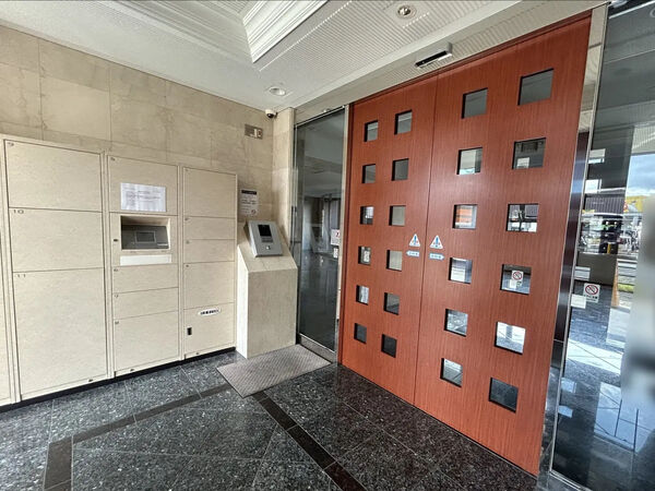 【アダージュ原五番館】エントランス 【アダージュ原五番館】エントランス