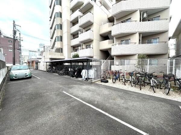 【エスポア中村公園】共用部分(駐車場・駐輪場) 【エスポア中村公園】共用部分(駐車場・駐輪場)