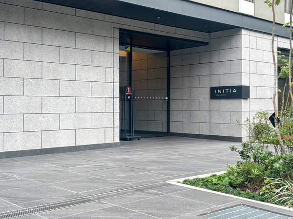 【イニシア東京五反野】エントランス