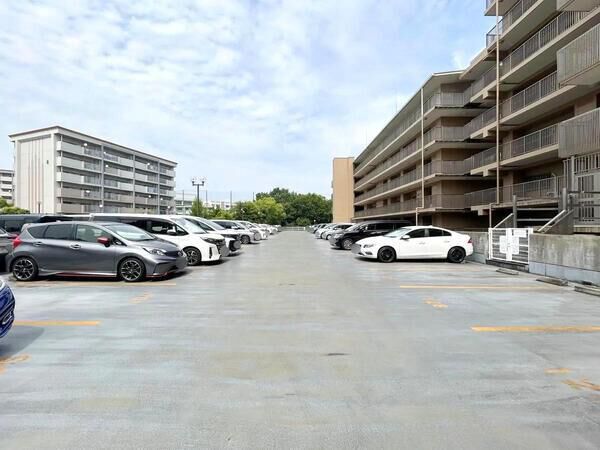 【シティコーポ自由ヶ丘】共用部分(駐車場) 【シティコーポ自由ヶ丘】共用部分(駐車場)