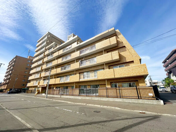 【朝日プラザ山鼻2】外観２