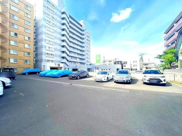 【朝日プラザ山鼻2】共用部分(駐車場) 【朝日プラザ山鼻2】共用部分(駐車場)