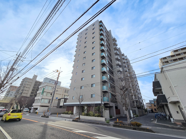 【ルピアコート草加ルミナスヴィラ】外観