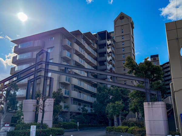 【エンゼルハイムリバーサイド高槻A棟】外観