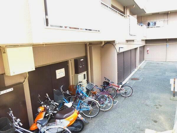 【ライオンズマンション王子公園】共用部分(駐輪場) 【ライオンズマンション王子公園】共用部分(駐輪場)