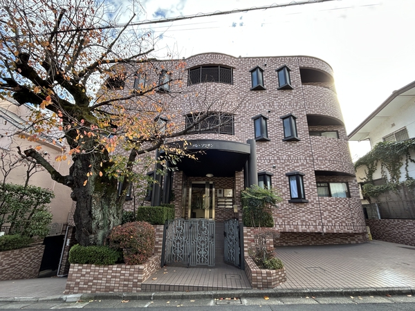 【パレ・ソワサン】外観写真