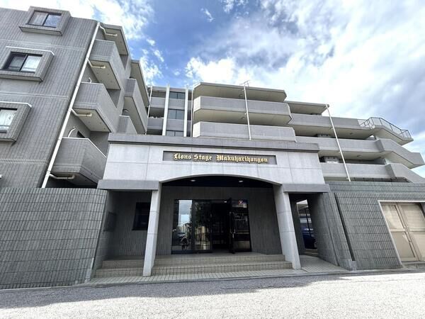 【ライオンズステージ幕張本郷】メインエントランス 【ライオンズステージ幕張本郷】メインエントランス