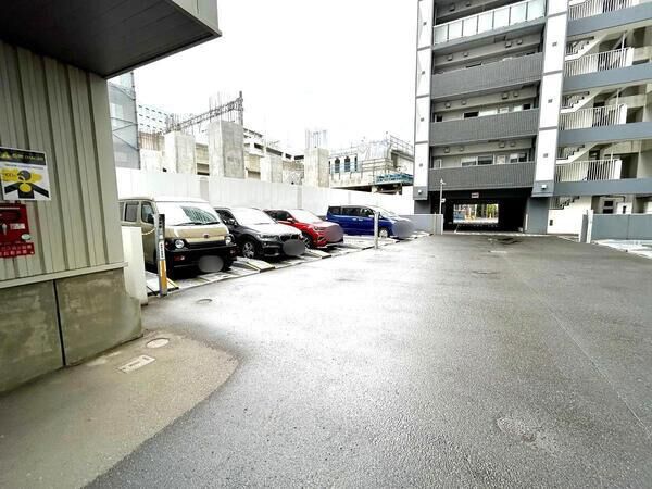 【ライオンズ札幌クロスタウン】共用部分（駐車場）