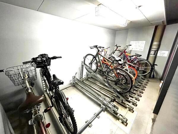 【ライオンズ札幌クロスタウン】共用部分（駐輪場）