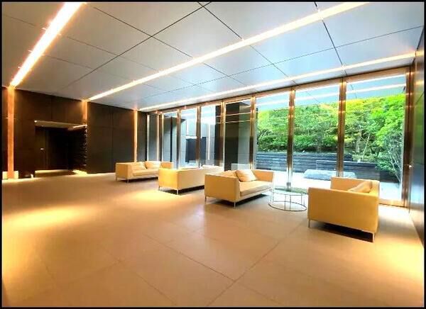 【ウェリスタワー愛宕虎ノ門】ラウンジ