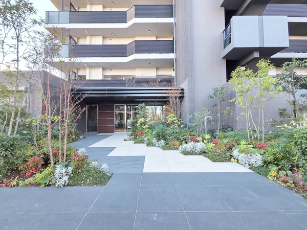 【クレアホームズ越谷大袋】エントランス