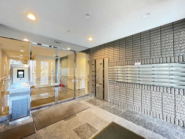 【エスセーナ北7条ルネス】エントランス 【エスセーナ北7条ルネス】エントランス