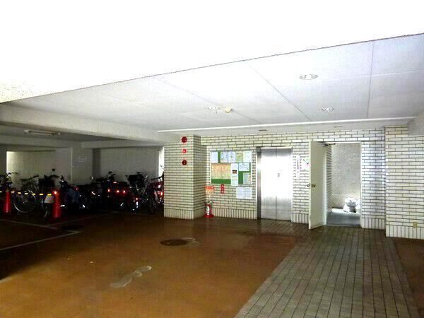 【荘苑ひがし栄】共用部分（駐輪場）