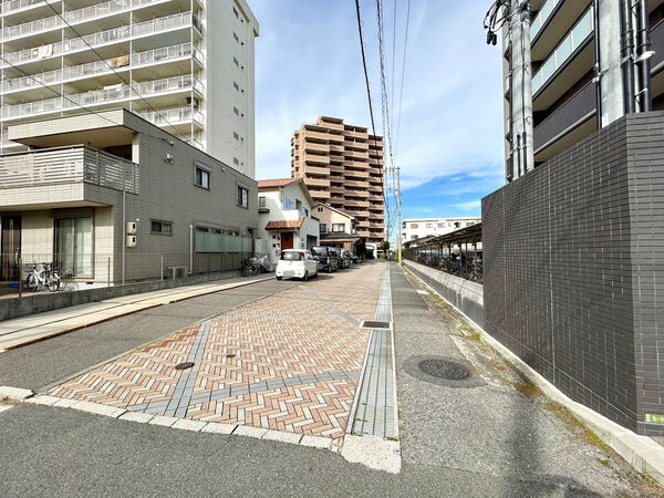 【ヴェルディ宇品東】エントランスアプローチ 【ヴェルディ宇品東】エントランスアプローチ