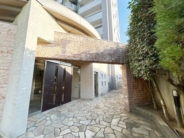 【D’クラディア平和台】エントランスゲート 【D’クラディア平和台】エントランスゲート