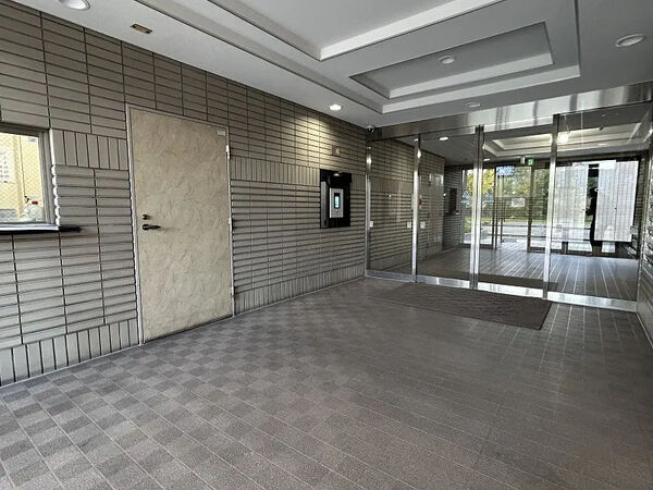 【東峰マンション野間大池公園】エントランス 【東峰マンション野間大池公園】エントランス