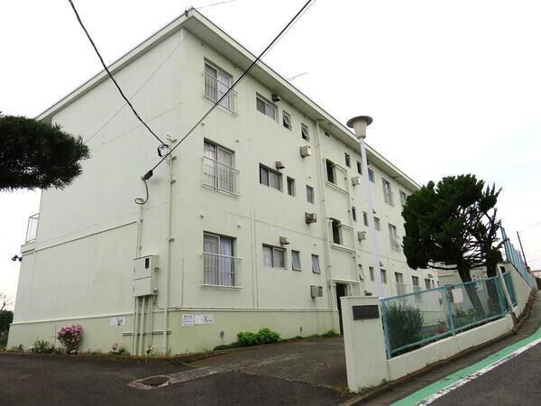 【菱興中山第２マンション】外観写真