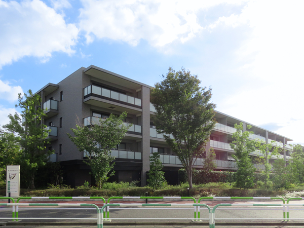 【グランスイート世田谷仙川】外観