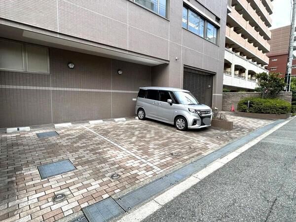 【ヴェーヌ塚本】共用部分(駐車場) 【ヴェーヌ塚本】共用部分(駐車場)