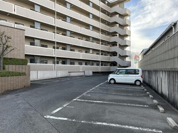 【チュリス長楽寺】駐車場