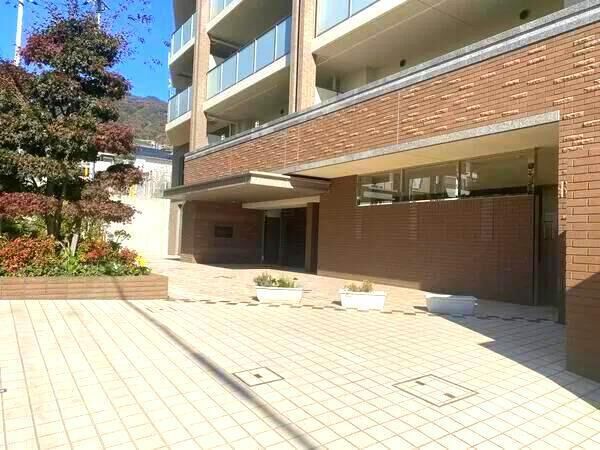 【エルグレース・ジオ六甲】エントランス２