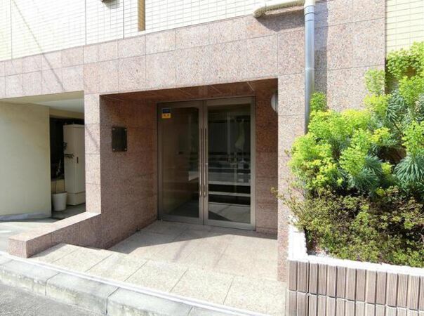 【アージョクレアーレ横浜大口】エントランス
