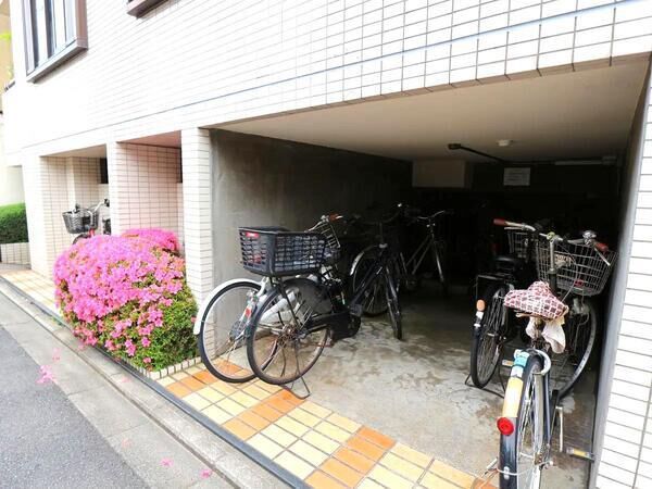 【グランドムール四条大宮】共用部分(駐輪場) 【グランドムール四条大宮】共用部分(駐輪場)