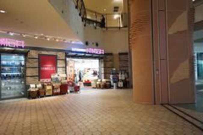 成城石井 晴海トリトン店まで約710m(徒歩9分)。 成城石井 晴海トリトン店まで約710m(徒歩9分)。