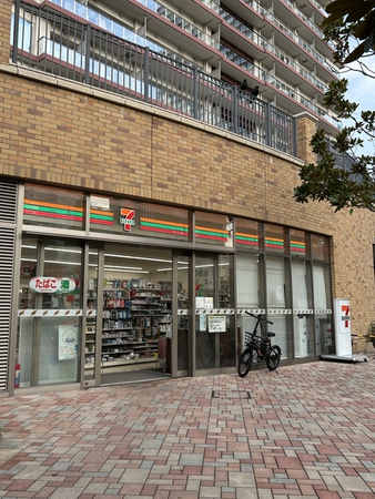 セブンイレブン 晴海2丁目店まで約50m(徒歩1分)。 セブンイレブン 晴海2丁目店まで約50m(徒歩1分)。
