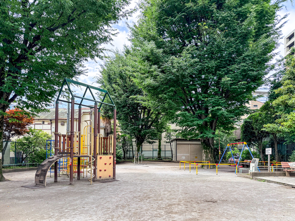中野区立川添公園まで約350m(徒歩5分) 中野区立川添公園まで約350m(徒歩5分)