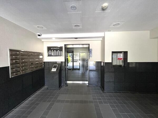 【ビクトリアハイム大宮桜木町】エントランス 【ビクトリアハイム大宮桜木町】エントランス