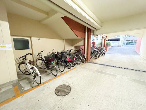 【丸美タウンマンション伊勢山】共用部分(駐輪場) 【丸美タウンマンション伊勢山】共用部分(駐輪場)