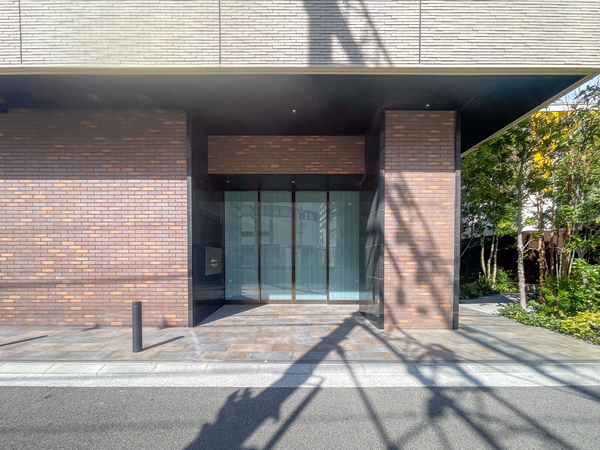 【ワコーレ塚口駅前ファーストエンブレム】エントランス 【ワコーレ塚口駅前ファーストエンブレム】エントランス