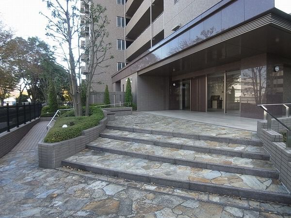 【サーパス吾妻学園都市】エントランス 【サーパス吾妻学園都市】エントランス