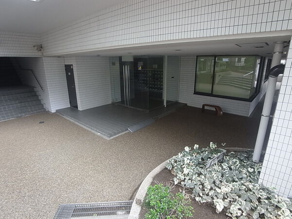 【東急ドエルデュオプラザ川口】エントランス