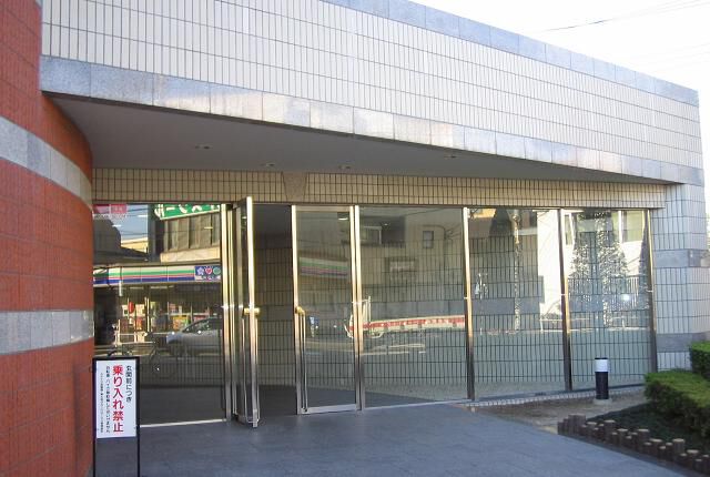 【ステイツ武蔵野・東大和グランパサージュ】エントランス