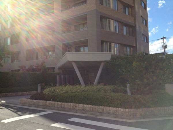 【パークホームズ比治山公園南】エントランス1 【パークホームズ比治山公園南】エントランス1