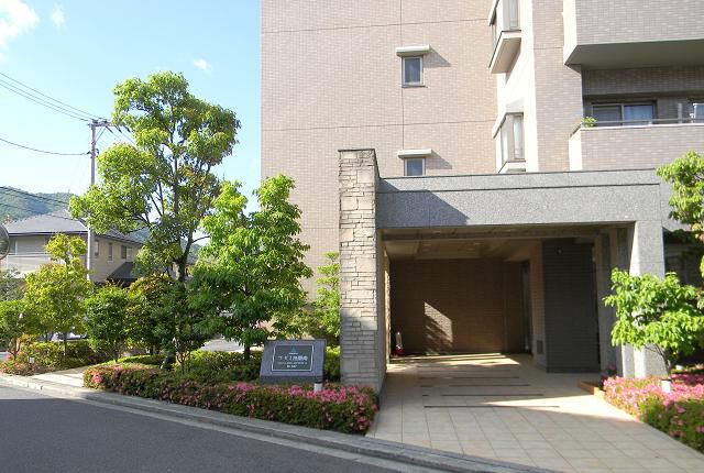 【サーパス祇園南】エントランス