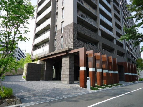 【パークハウス千里中央】アプローチ
