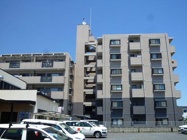【ファミール大宮宮原弐番館】外観写真