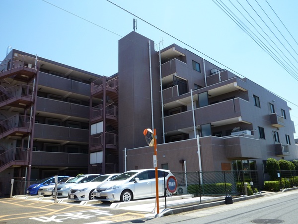 【ファミール大宮宮原弐番館】外観写真
