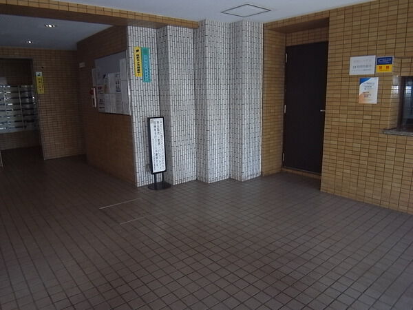 【ライオンズマンション武蔵浦和】エントランス