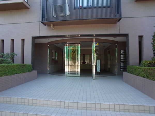 【コスモ武蔵浦和グランデ】エントランス