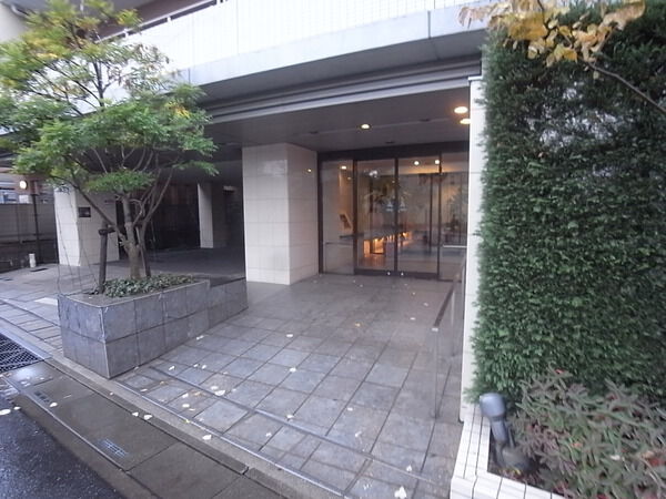 【プラウド別所沼公園】エントランス 【プラウド別所沼公園】エントランス