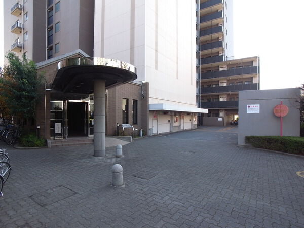 【サニークレスト武蔵浦和】エントランス